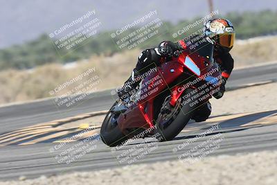 media/Oct-13-2025-Moto Forza (Mon) [[a66d839500]]/3-B Group/Session 3 (Turn 16)/